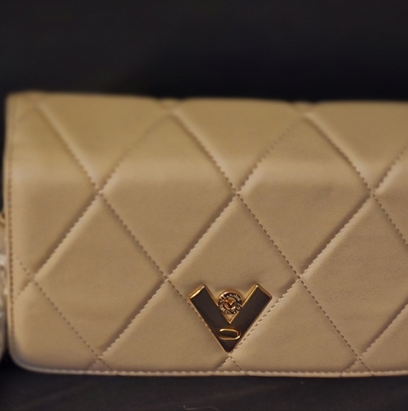 Valentino Chic Quilted Tan Crossbody Bag New With Tags - Picture 2 of 5